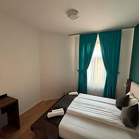 Hotel A&f 3*